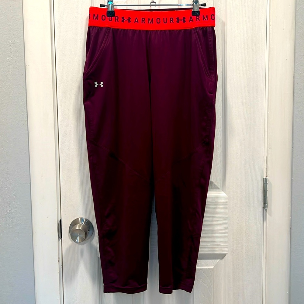 Under Armour Burgandy Leggings size Small